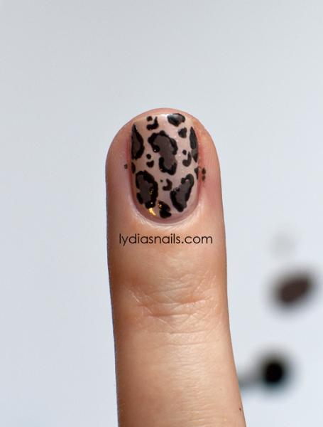 мята и леопардовые ногти